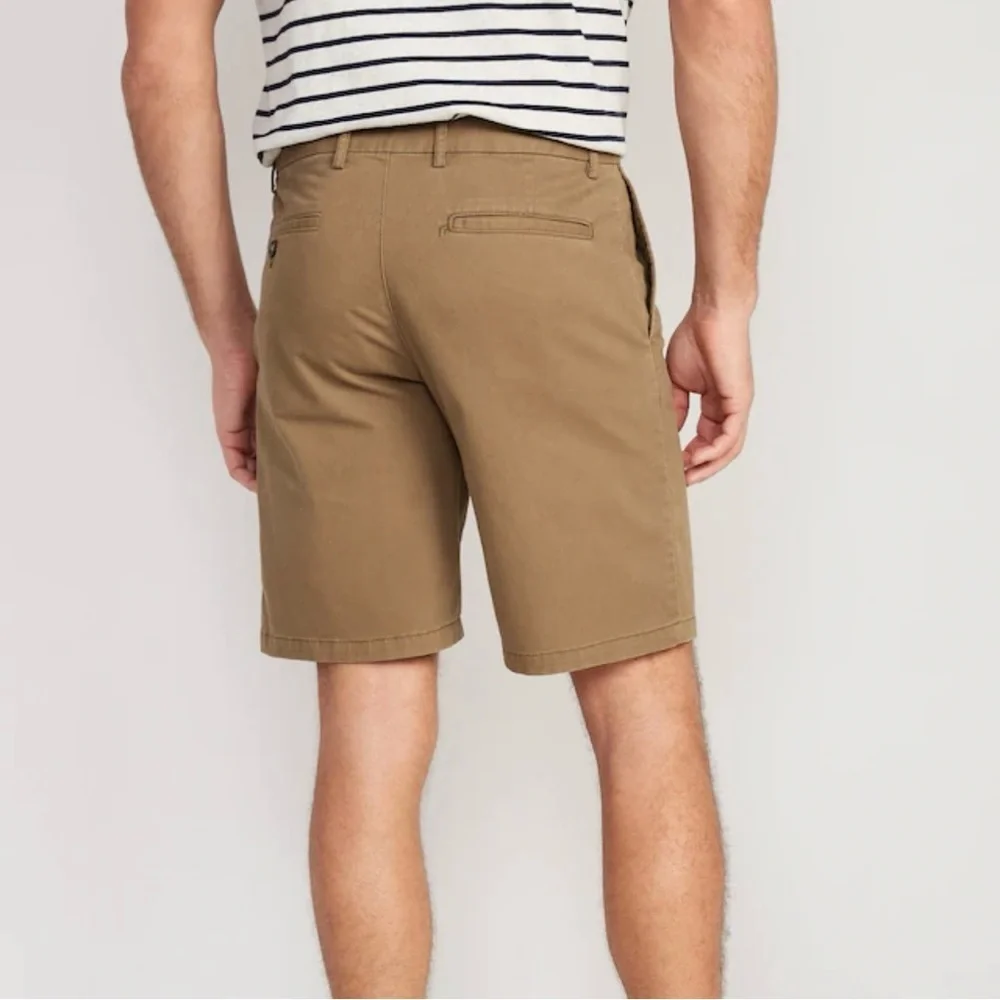 Old Navy Men’s Slim Built-in Flex Rotation Chino Khaki Shorts Size 46